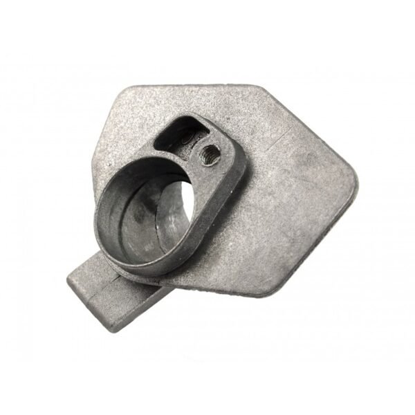 100205_3 4500 5200 5800 Chinese Chainsaw Manifold & Stud